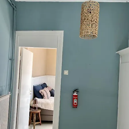 מלון דירות Mel's 2 4*