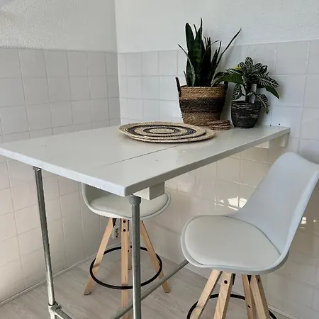 Mel's 2 Aparthotel