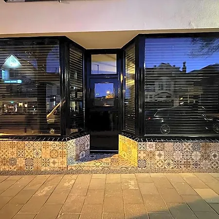Mel's Pintxos Winebar & Aparthotel 4*