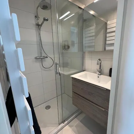 Mel's 2 Aparthotel 4*